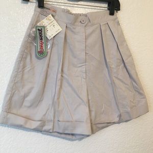 Vintage Grapevine Miller’s Outpost khaki high waisted shorts